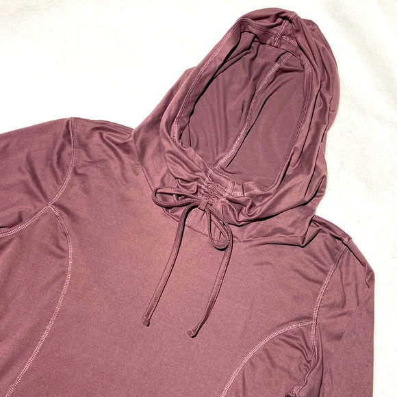 Balance Collection Performance Hoodie Size Large. Dusty Plum. - Picture 4 of 7